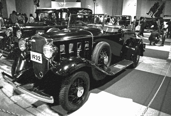 06-1a 274-42 1932 Chevrolet Model BA Roadster.jpg