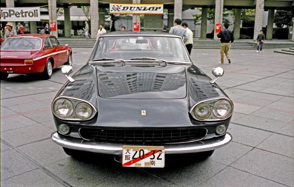 06-1a 86-11a-24 1964 Ferrari 330GT 2+2 Pininfarina Coupe.jpg