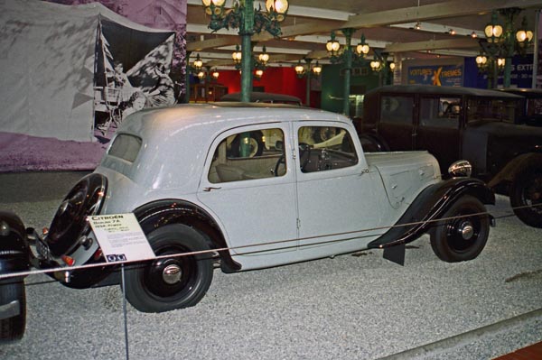 06-1b (03-26-02) 1934 Citroen 7A Saloon.jpg