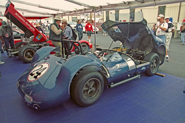 06-1b (04-54-28) 1961-62 Chaparral 1.jpg