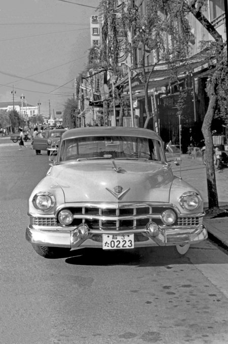 06-2a (006-24) 1951 Cadillac 61 4dr Sedan.jpg