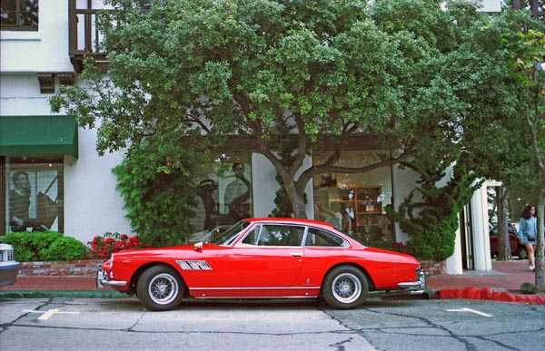 06-2b (98-21-18) 1964 Ferrari 330GT 2+2 Pininfarina Coupe.jpg