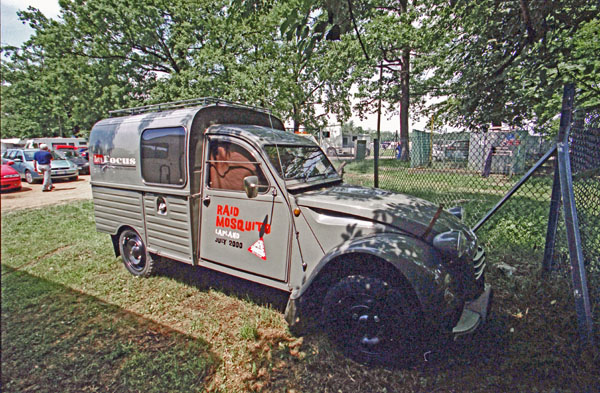 06-3a (01-42-03) 1977 Citroen 2CV AK400 Fourgonette.jpg