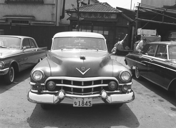 06-3a (095-19) 1951 Cadillac 62 4dr Sedan.jpg