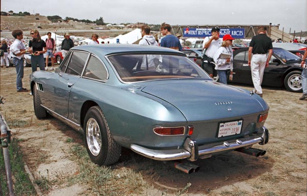 06-3b (98-21-33) 1966 Ferrari 330GT 2+2 Pininfarina Coupe(Late type).jpg