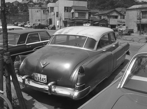 06-3c (095-24) 1951 Cadillac 62 4dr Sedan.jpg