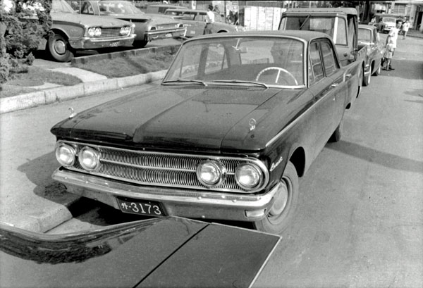 07-1a (050-08) 1960 Mercury Comet 4dr. Sedan.jpg