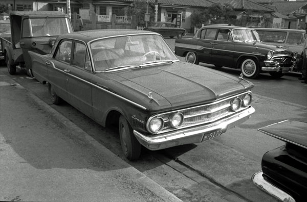 07-1b (050-11) 1960 Mercury Comet 4dr.Sedan.jpg