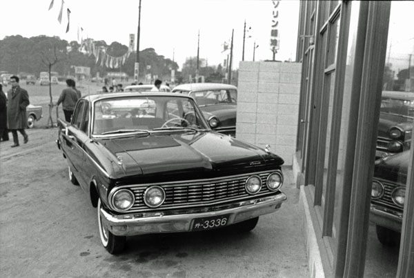 07-2a (053-20) 1961 Mercury Comet 4dr Sedan.jpg