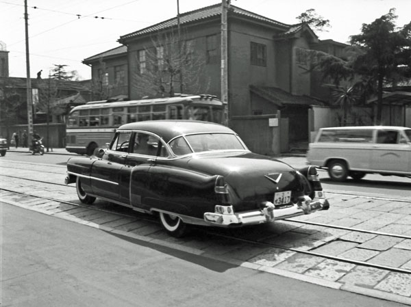 07-2b (095-57) 1952 Cadillac 60 Special 4dr Sedan.jpg
