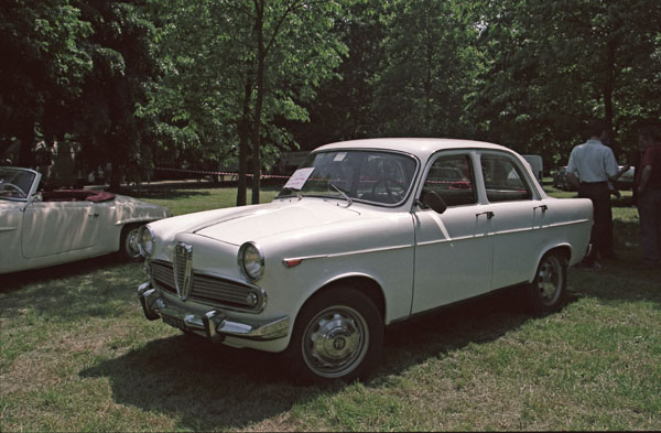 08-1 (01-43-31) 1965 Alfa Romeo Giulietta TI.jpg