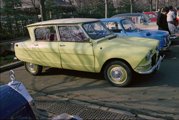 08-2a (79-01-33) 1965 Citroen AmI 6.jpg