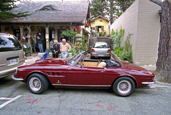 08-2c (04-40-19) 1967 Ferrari 330 GTS（カーメル市内）.jpg