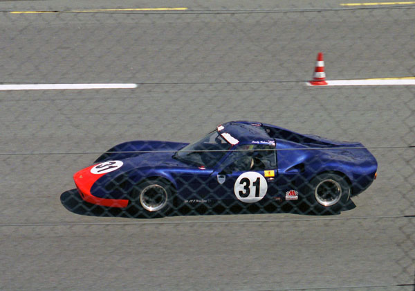 08-3a (01-44-01) 1967 Chevron B8.jpg