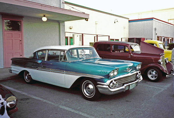 09-2a (98-F10-16) 1958 Chevrolet Biscayne 2dr. Sedan.jpg