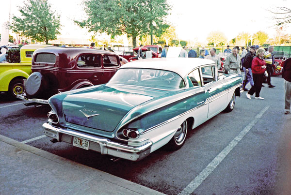 09-2b (98-F10-17) 1958 Chevrolet Biscayne 2dr. Sedan.jpg