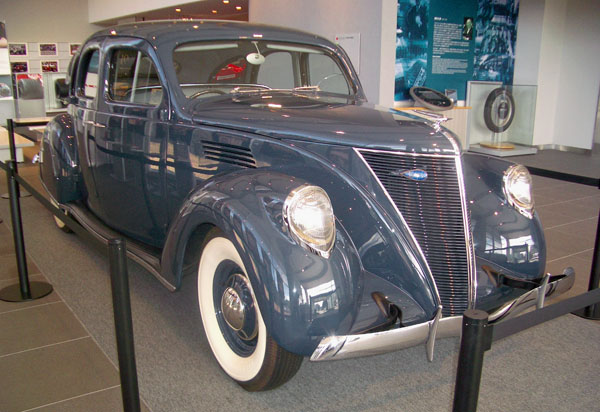 10-0b 04-01-16-_002 1936 Lincoln Zephyr V12.JPG