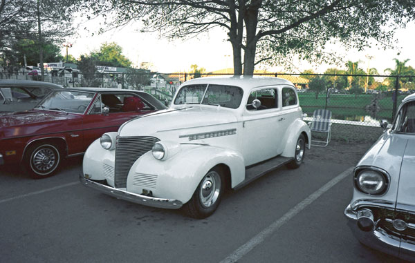 10-1a (98-F10-25) 1939 Chevrolet Master 2dr. Town Sedan.jpg