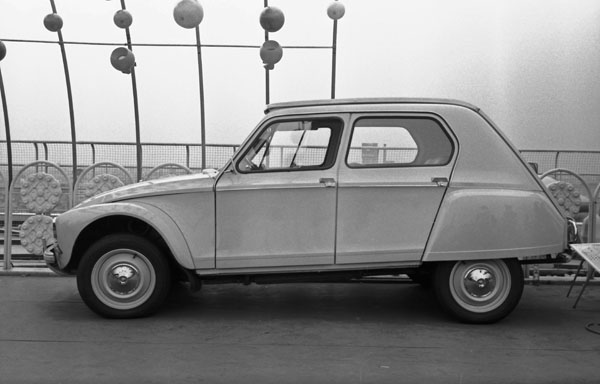 10-2c (204-16) 1970 Citroen Dyane 6.jpg