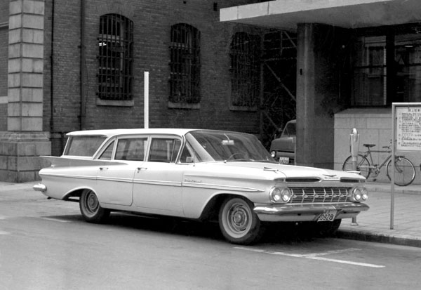 10-5a (002-15) 1959 Chevrolet Parkwood 4drStationwagon.jpg