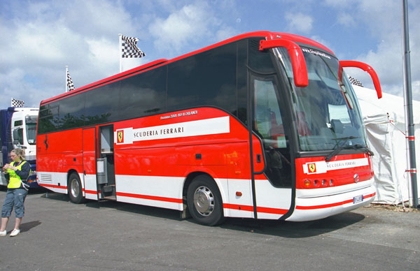 1000-5a (04-19-04) Scuderia Ferrari Suport Bus(Orland Bus).jpg