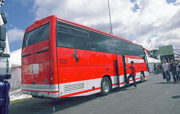 1000-5b (04-19-07) Scuderia Ferrari Suport Bus(Orland Bus).jpg