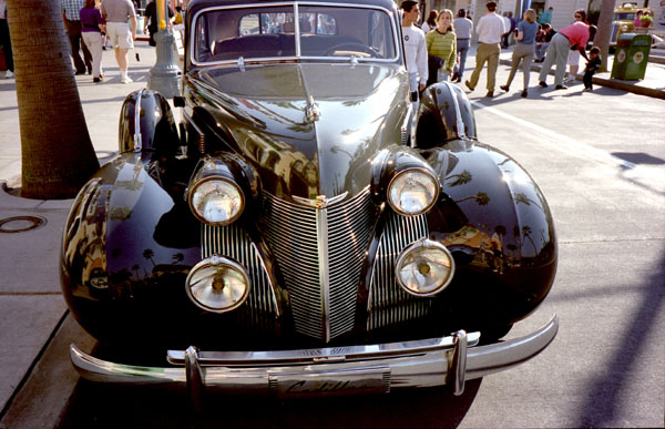 11-1b (98-F08-11) 1939 Cadillac 62 Fisher Touring Sedan.jpg