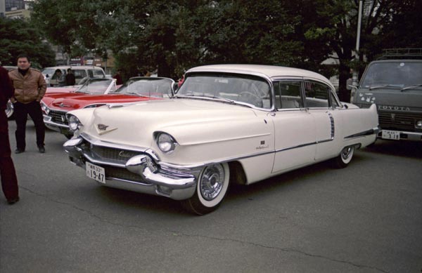 11-5a  (85-04-26) 1956 Cadillac Series 60Special Fleetwood 4-door Sedan.jpg