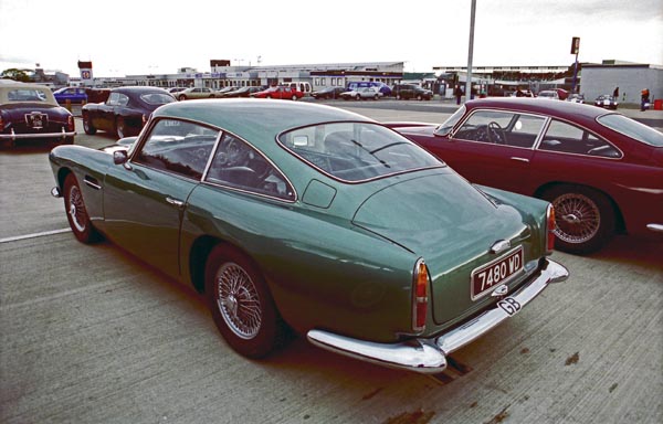 12-1b (261c) 1958-60 Aston Martin DB4 sr.1 Sports Saloon.jpg
