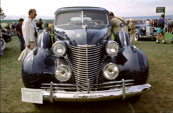 12-2a (95-26-07) 1940 Cadillac 75 Fleetwood Town Car.jpg