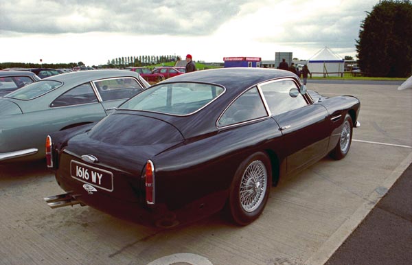 12-2b (262b) 1960-61 Aston Martin DB4 sr.2 Sports Saloon.jpg
