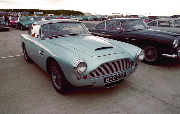 12-4a (266a) 1961-62 Aston Martin DB4 sr.4 Sports Saloon.jpg