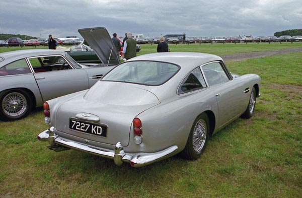 12-5b (268b) 1962-63 Aston Martin DB4 Sr.5 Sports Saloon.jpg