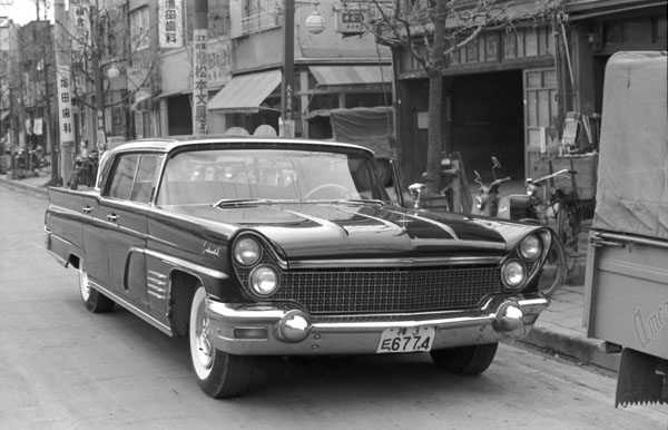 13-1a (081-08) 1960 Lincoln Continental MkⅤ.jpg