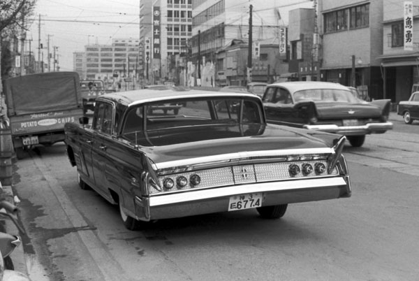 13-1b (081-09) 1960 Lincoln Continental MkⅤ.jpg