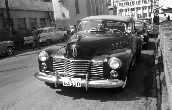 13-2a (101-05) 1941 Cadillac 62 Convertible Sedan.jpg