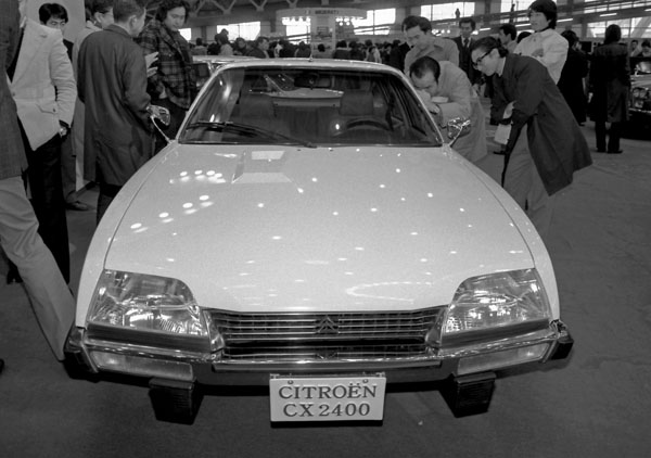 13-2a 284-27 1977 Citroen CX2400 Pallas.jpg