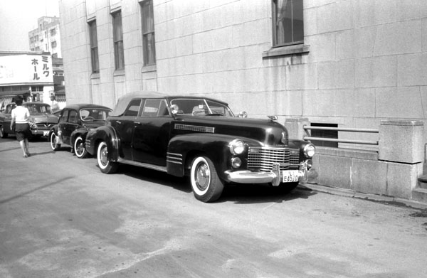 13-2b (101-08) 1941 Cadillac 62 4dr Convertible Sedan.jpg