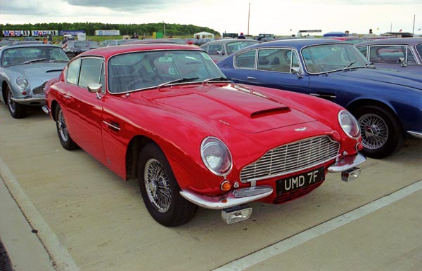 14-1a (00-38-05) 1965-69 AstomnMartin DB6 Mk1.jpg