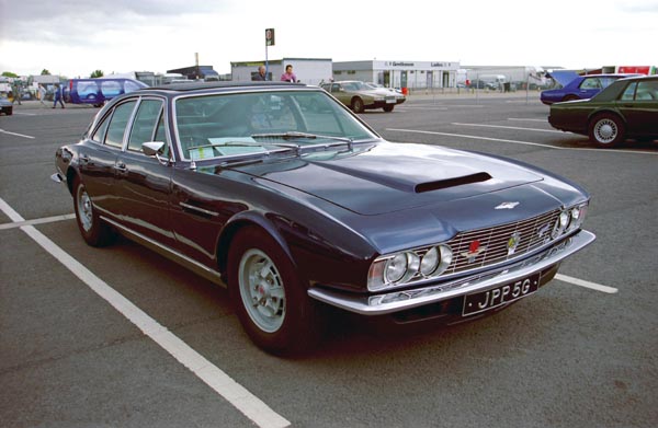 15-2 1969-72 AstonMartin DBS V8 Sports Saloon.jpg