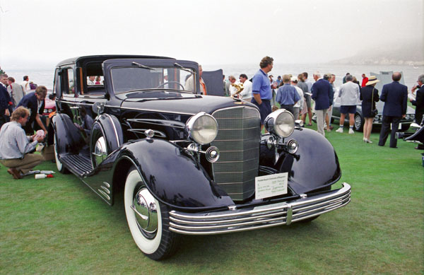 17-1a (95-20-15) 1933 Cadillac 452C Fleetwood Town Cabriolet.jpg