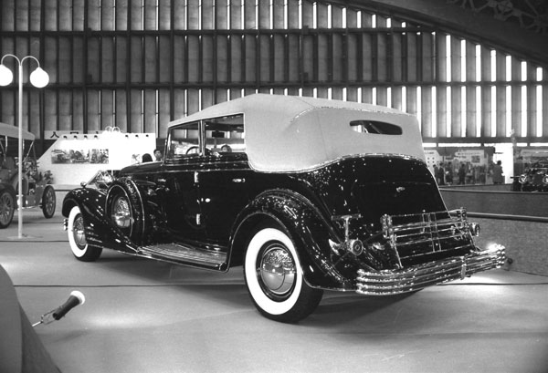 17-2b 252-02 1933 Cadillac 452C All Weather Phaeton by Fleetwood.jpg