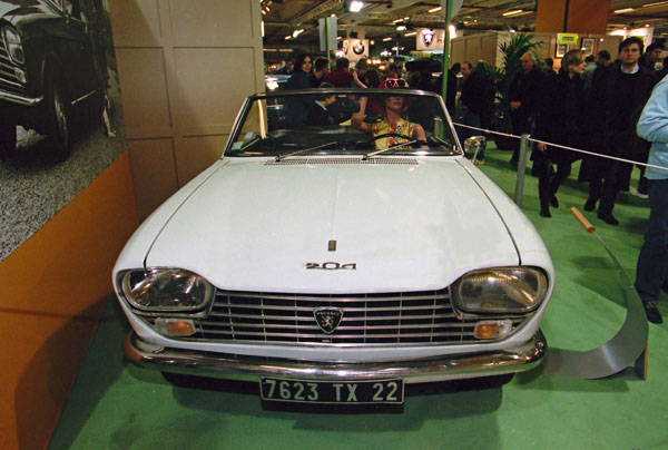 17-3b (03-12-35) 1968 Peugeot 204 Cabliolet Grand Luxe - コピー.jpg