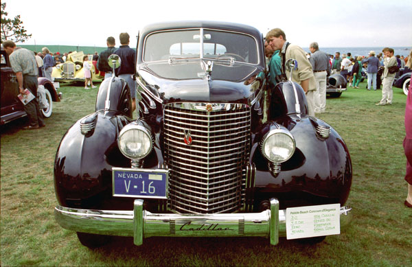 18-1a 新エンジん(95-26-09) 1938 Cadillac Series90 Fleetwood Formal Sedan.jpg