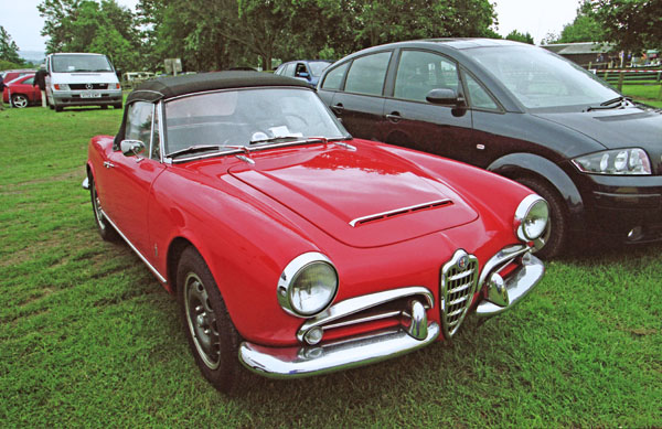 19-1 113-3c (04-33-12) 1962-65 Alfa Romeo Giulia Spider 1600 Ve.jpg