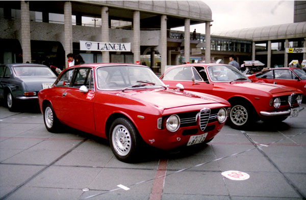 23-2 110-3d  86-11a-02 1967 Alfa Romeo Giulia Sprint GT Veroce (Type105.36).jpg