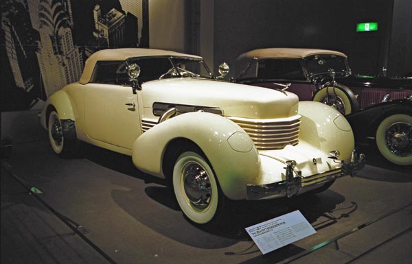 23-3b (99-T08-11) 1937 Cord 812 Convertible.jpg