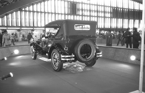 24-01c 257-18 1924 Chrysler Model B Six Phaeton.jpg