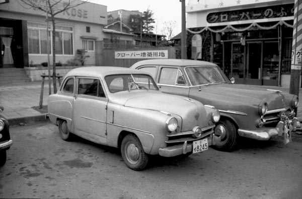 24-2a (053-10) 1951-52 Crosley Standerdline(CD) 2dr Sedan.jpg