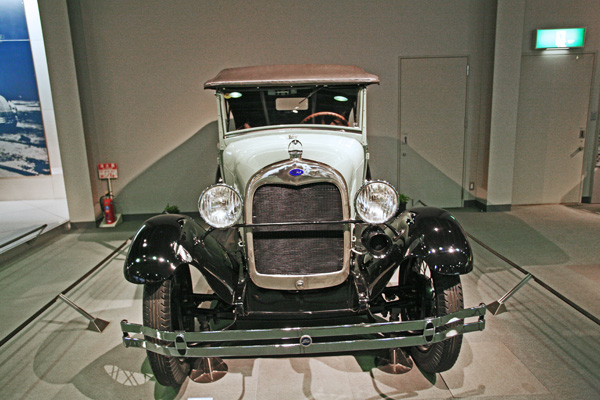 28-1a 07-04-07_719 1928 Ford Model A Standard Phaeton.JPG